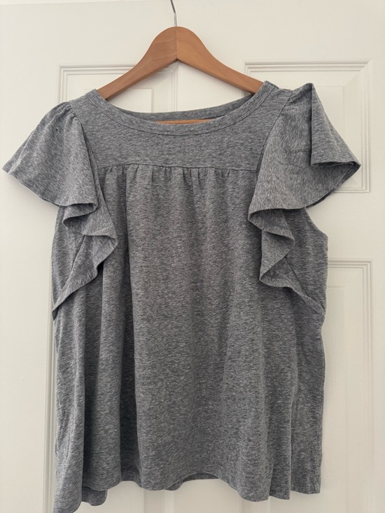 LOFT Tops - LOFT Gray Ruffle Sleeve Tee